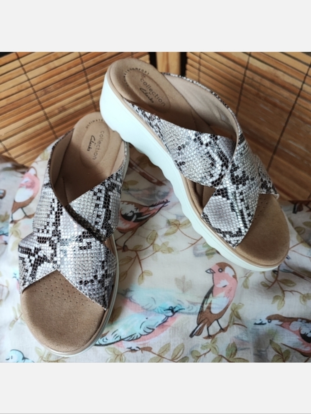 Clark's Jillian Gem Faux Snake Skin White Platform Comfort Criss Cross Shoes EUC